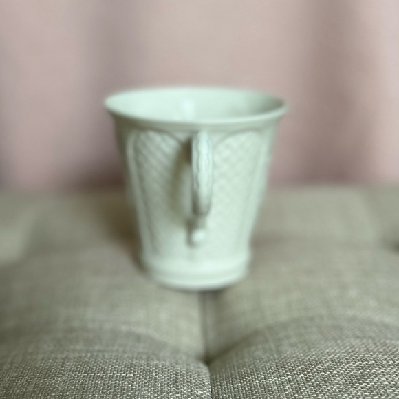 Belleek mug from Ireland - Picture 2 of 6